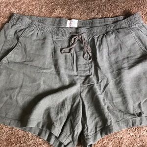 Women’s Linen Shorts